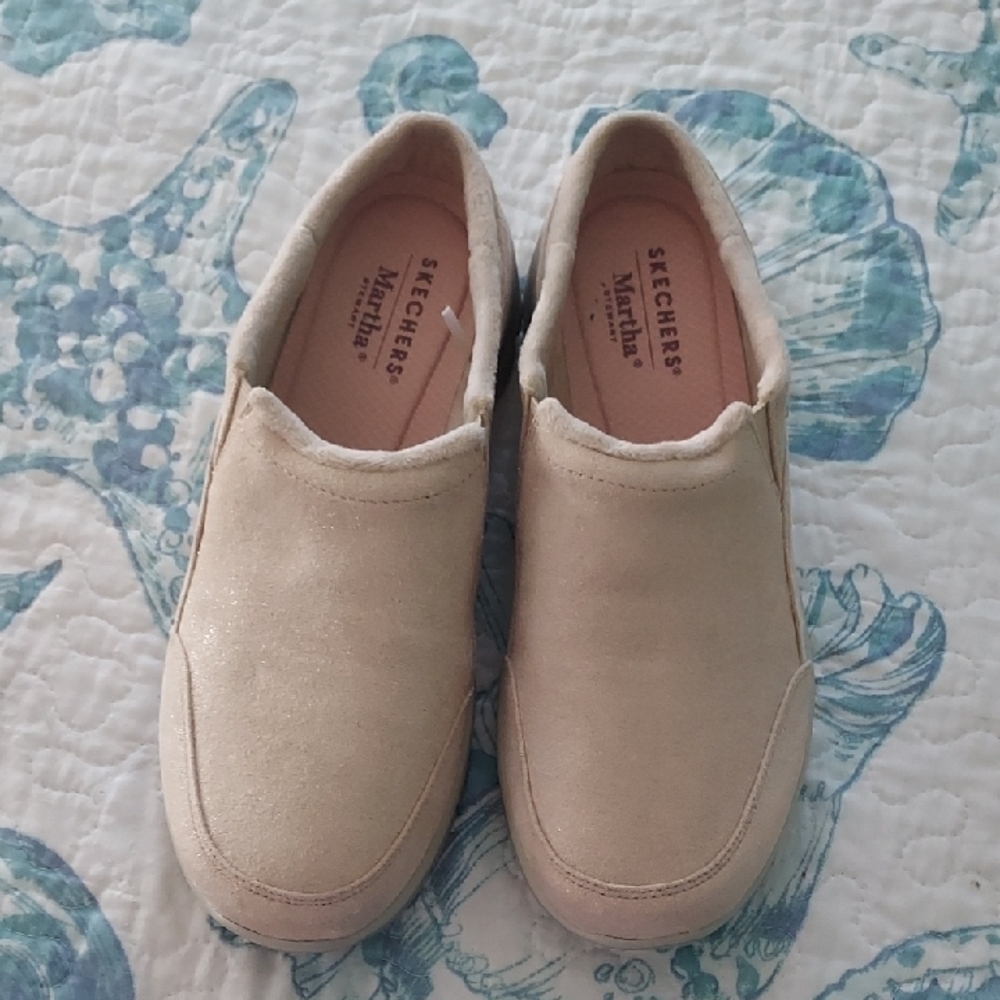 Skechers Women's Cream Slip-On Sneakers - Picture 5 of 8